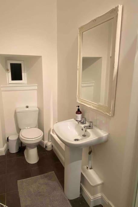 Апартаменты Large 4 Bed Эдинбург Экстерьер фото